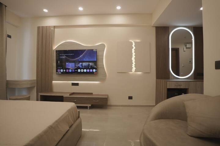 Room 11 of 24