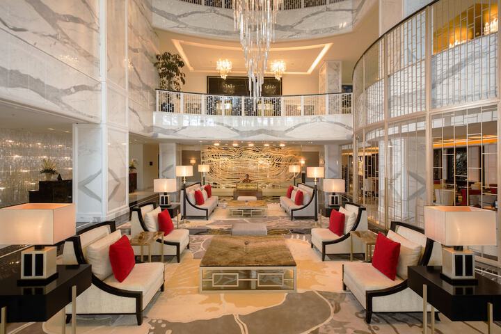 Hotel 5 of 106