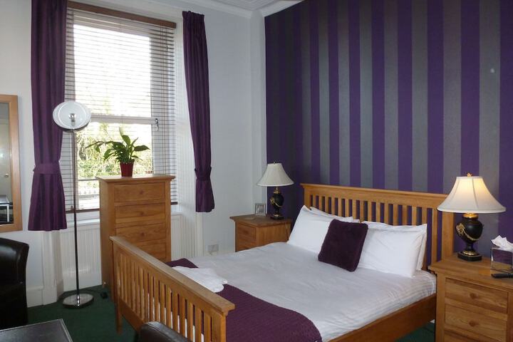 Room 8 of 37