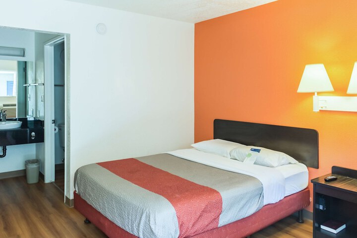 1 Double Bed (8 of 12)