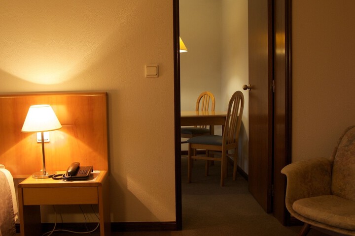 Room 5 of 50