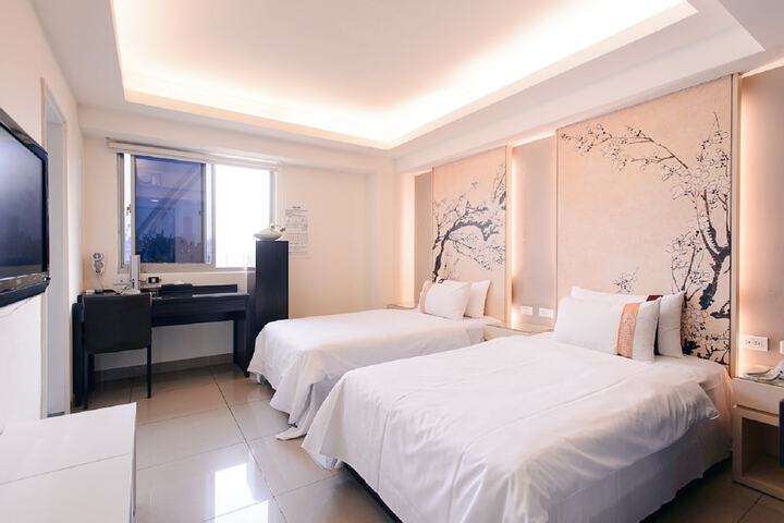 Room 16 of 37
