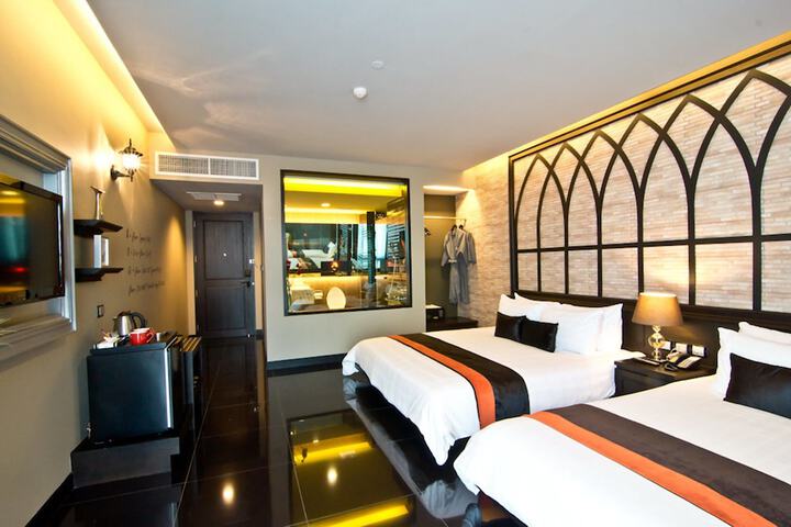 Room 4 of 89