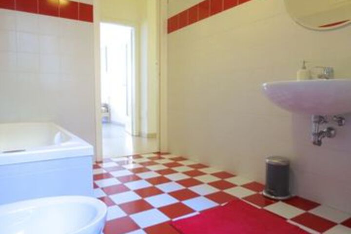 Room 9 of 41