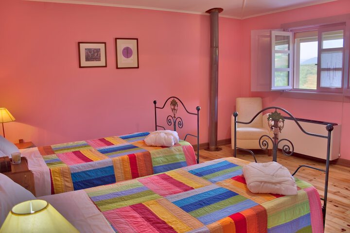 Room 3 of 32