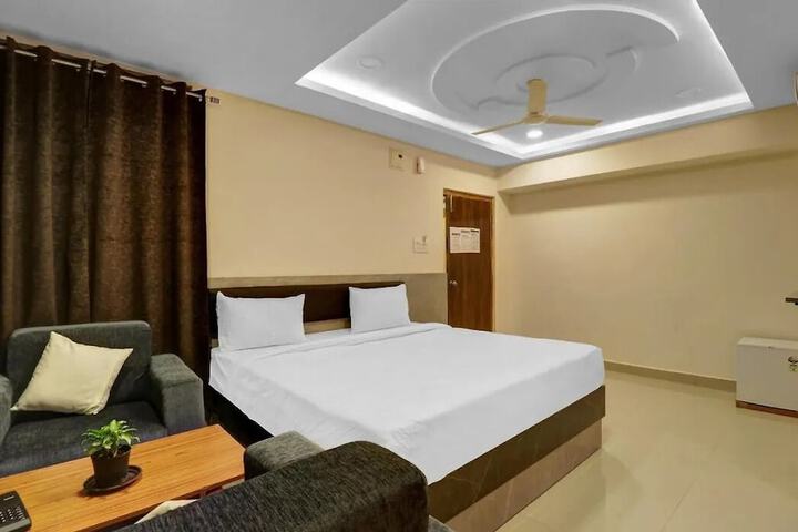 Room 10 of 26