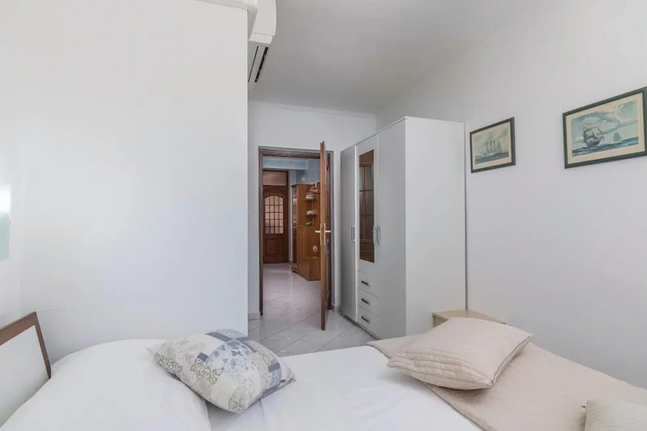 Room 5 of 19