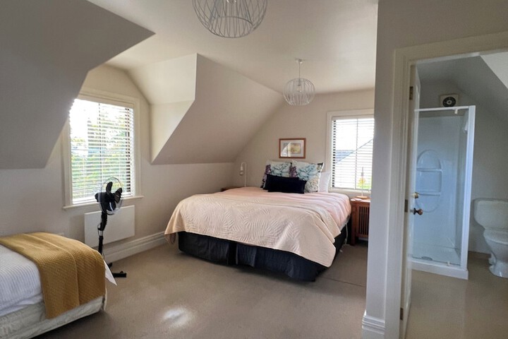 Room 18 of 83