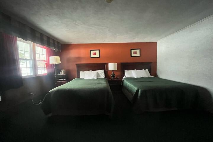 Standard Room, King or Two Doubles (10 of 24)