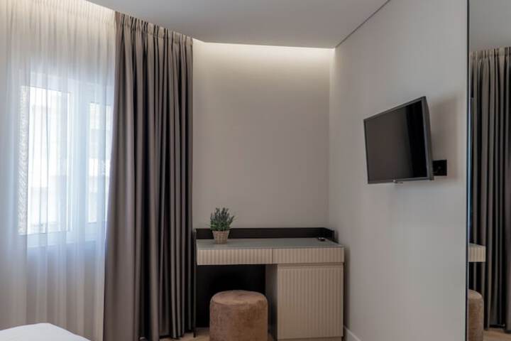 Room 28 of 41
