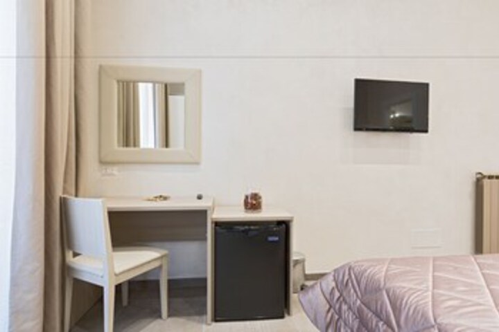 Room 17 of 30