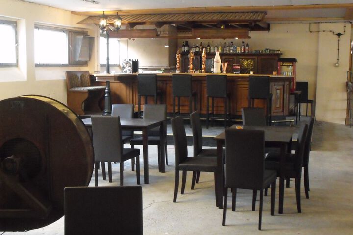 Lounge 3 of 66