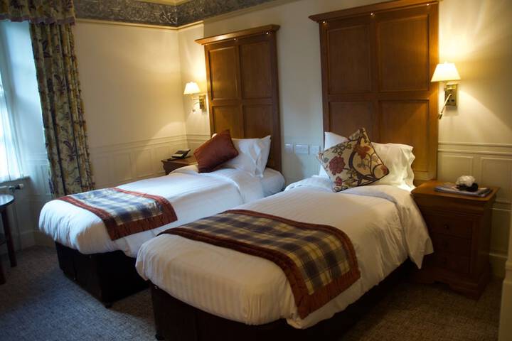 Room 2 of 50