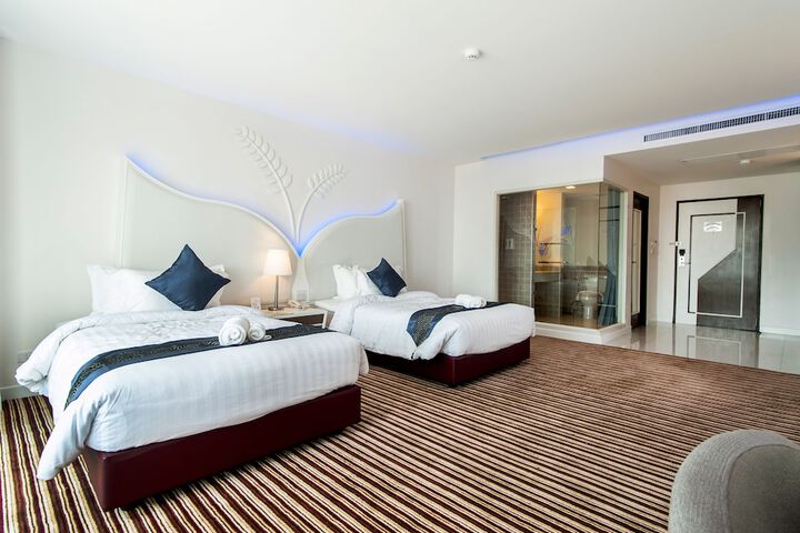 Room 14 of 60