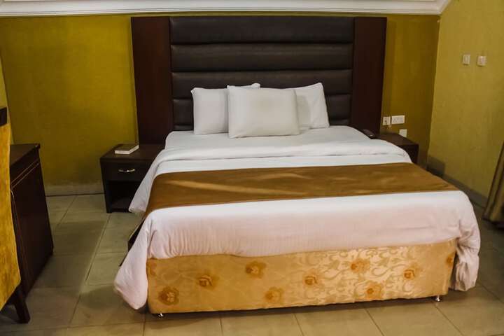 Room 4 of 49