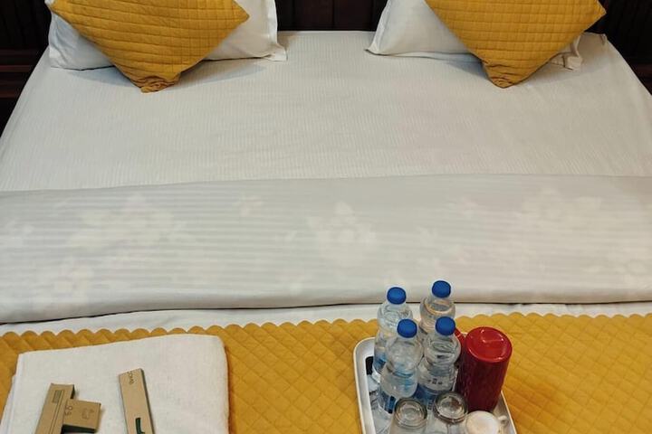 Room 28 of 49
