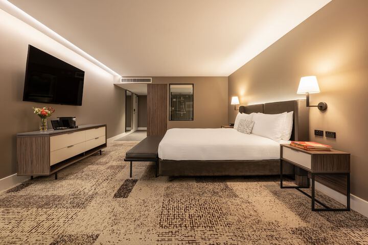 Room 18 of 54