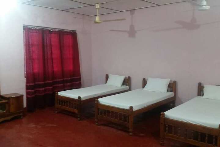 Room 9 of 19