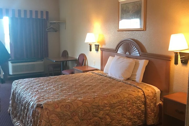 Room 2 of 30