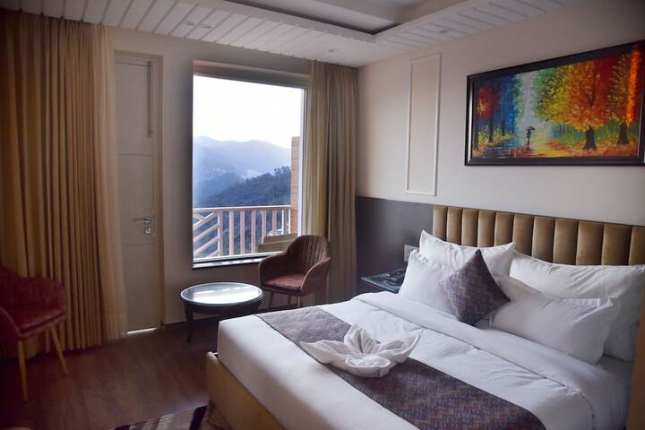 Room 4 of 17