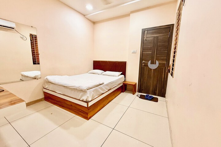 Room 15 of 25