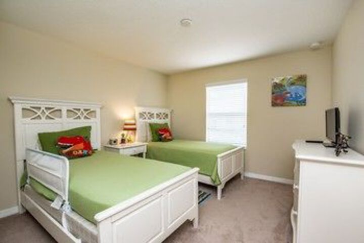 Room 11 of 27