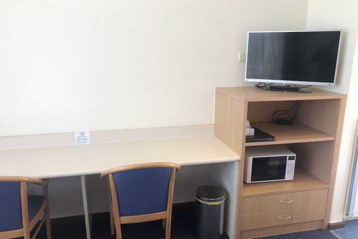 Room 4 of 11