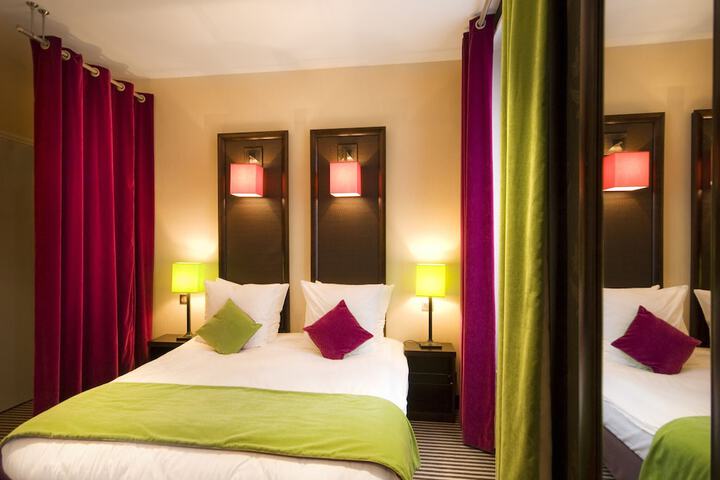 Room 12 of 29