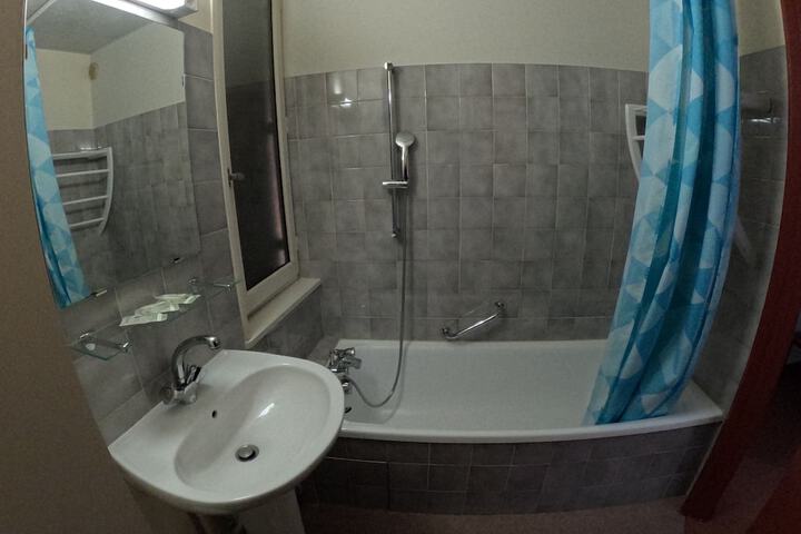 Room 5 of 29