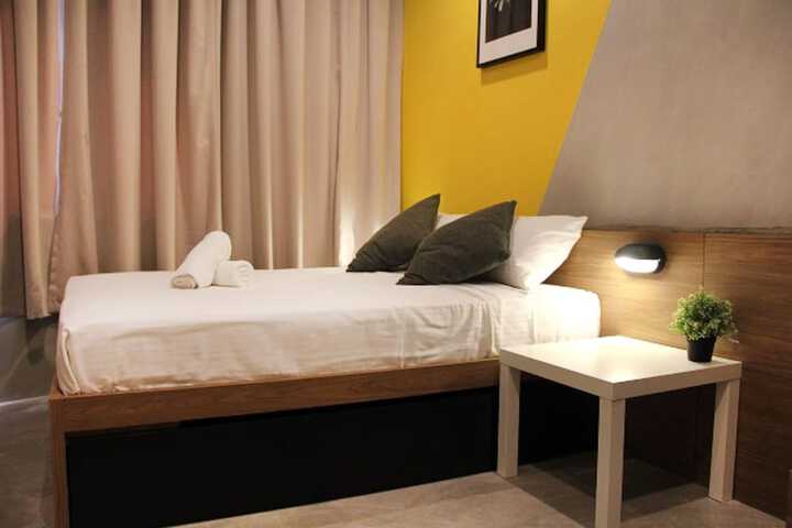 Room 6 of 34