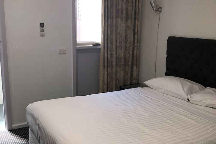 Room 8 of 19