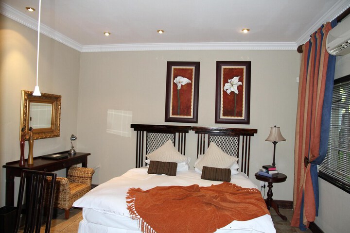Room 5 of 18