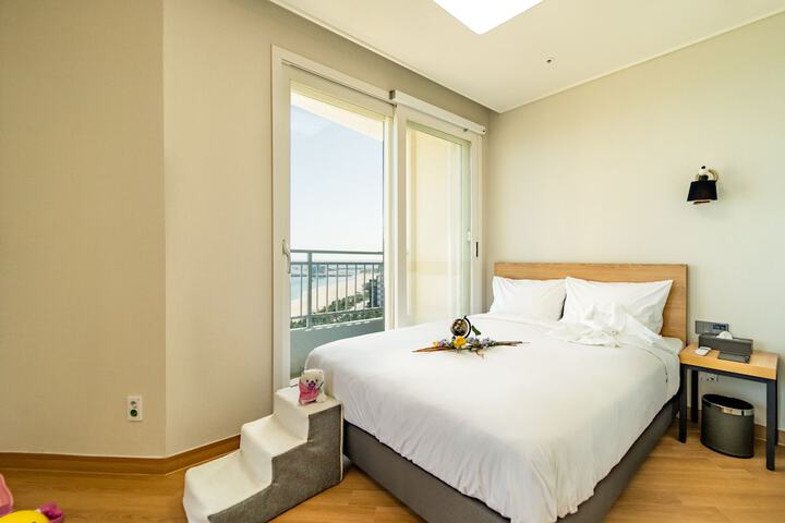 Room 15 of 26