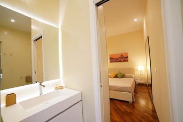 Room 3 of 28