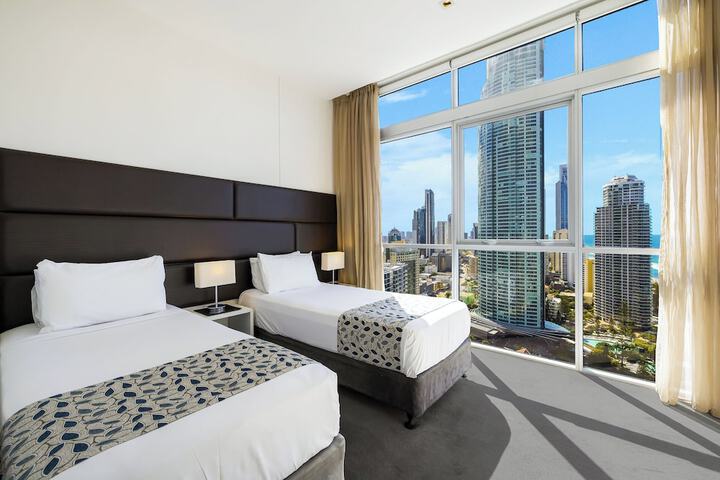Room 35 of 171
