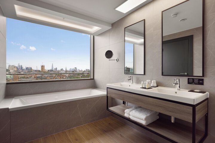 Room 65 of 106