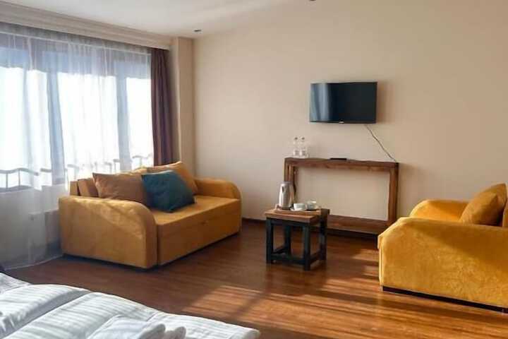 Room 10 of 31