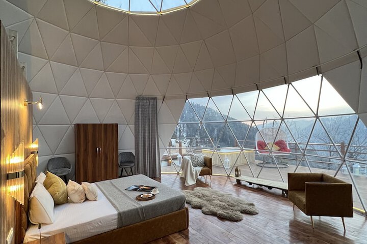 Room 3 of 44