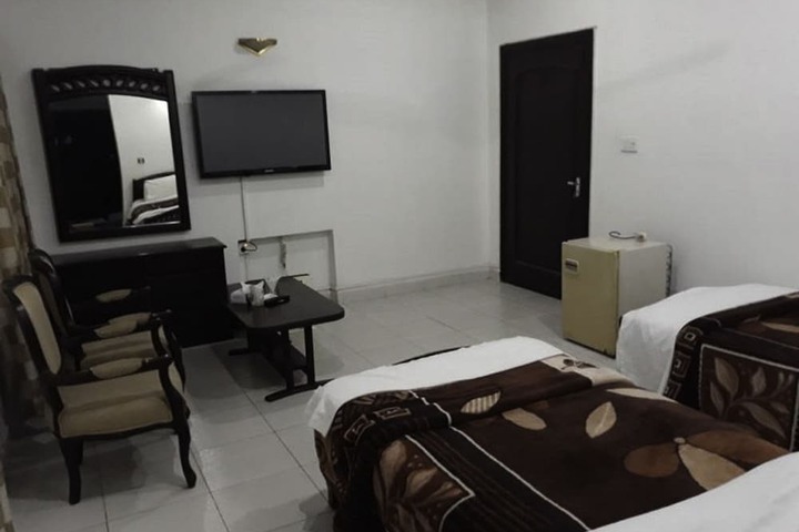 Room 10 of 19