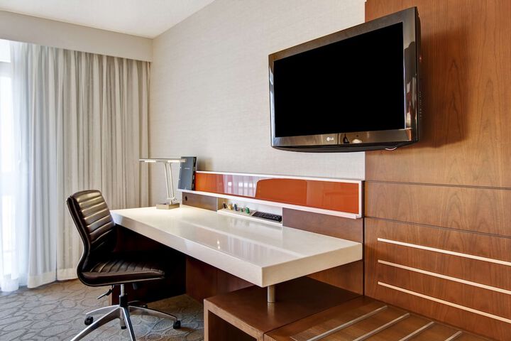 Room 28 of 100