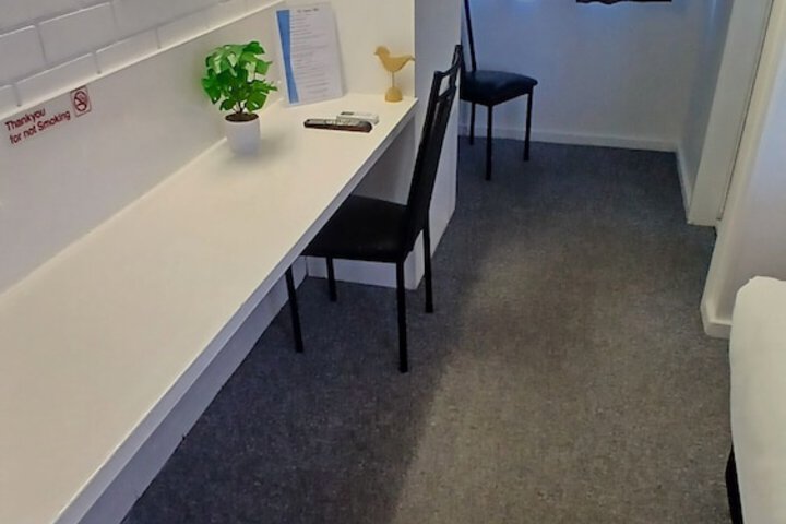 Room 11 of 40