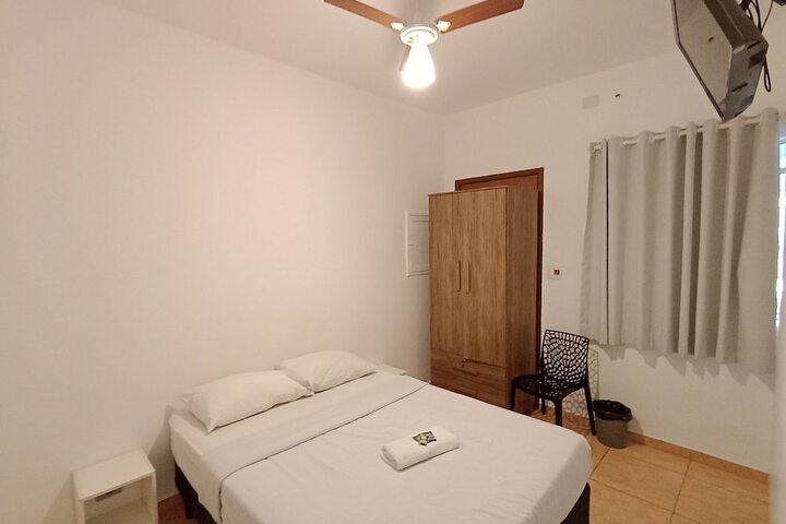 Room 33 of 118