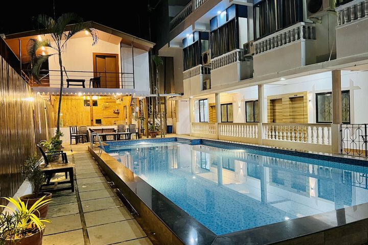 Hotel Pleasure Inn near Turtle Beach- Morjim