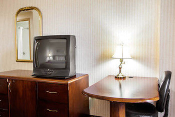 Room 15 of 24
