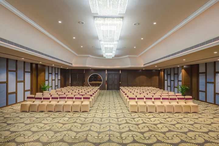 Ballroom/Hall 40 of 53