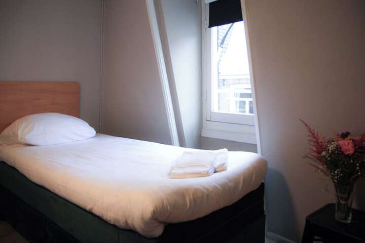 Room 96 of 132