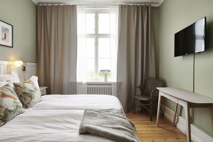 Room 28 of 60