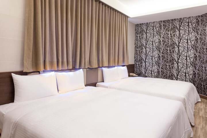 Room 12 of 61