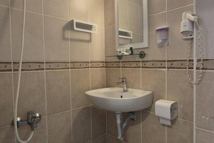 Room 54 of 102
