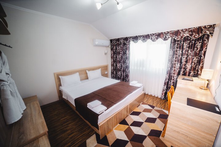 Room 9 of 78